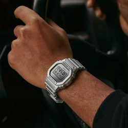 Часы Casio DW-5600FF-8