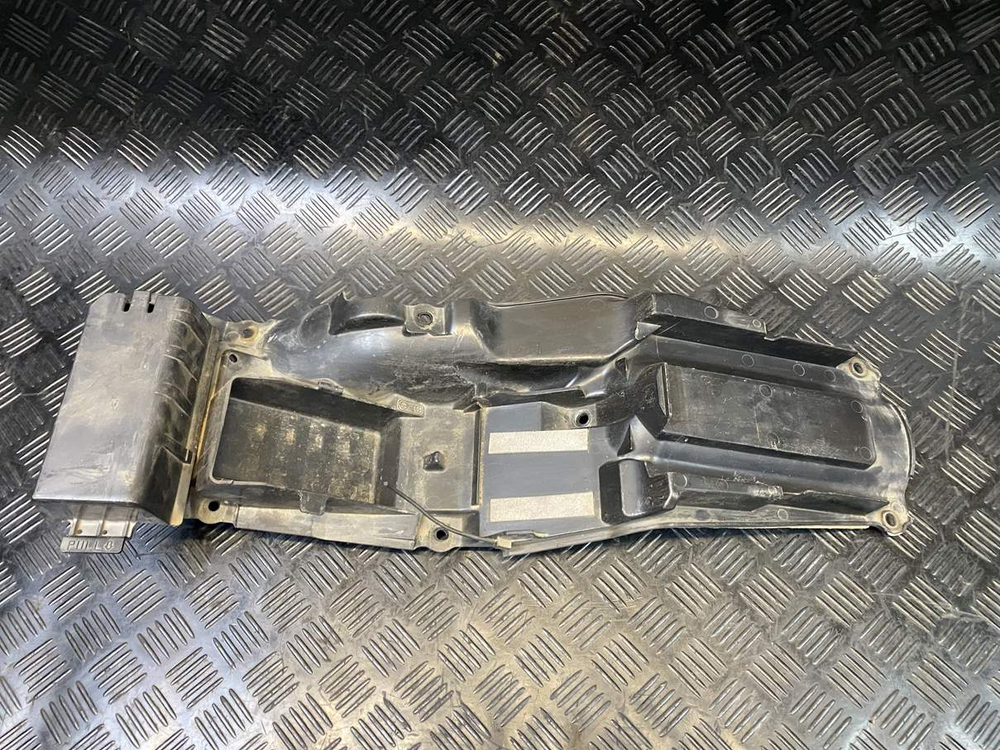 Подкрылок Suzuki GSR400 (GK7DA)