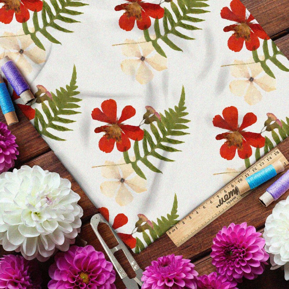 Ткань кулирная гладь крупные красные цветы и листья на белом фоне