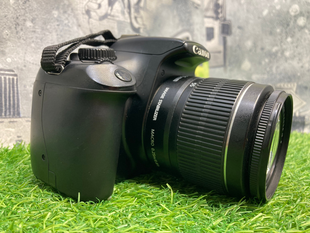 Canon 1100D kit 18-55mm IS ll 21.800 кадров