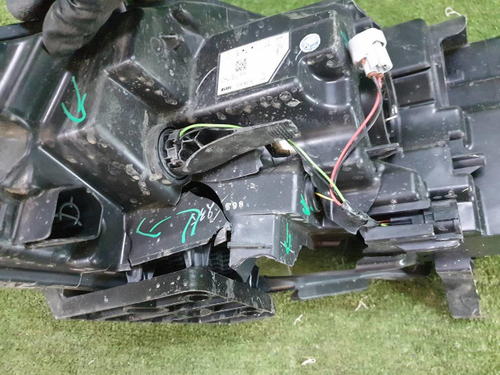 Битая Фара правая Nissan Qashqai J11 (2013-2019) галоген