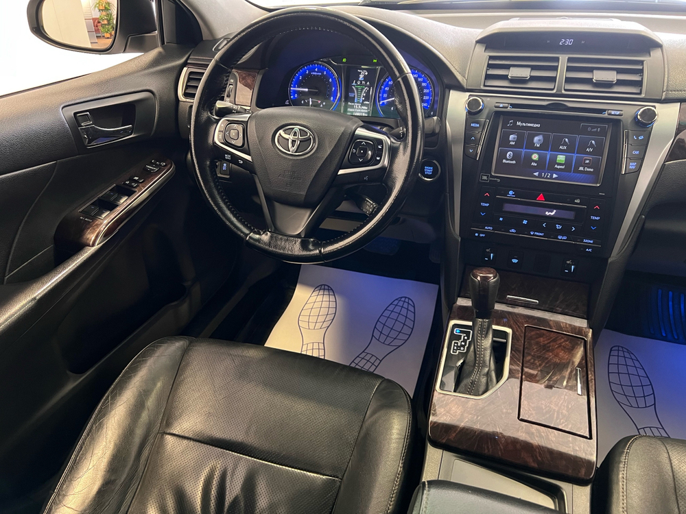 Toyota Camry, 2016 год