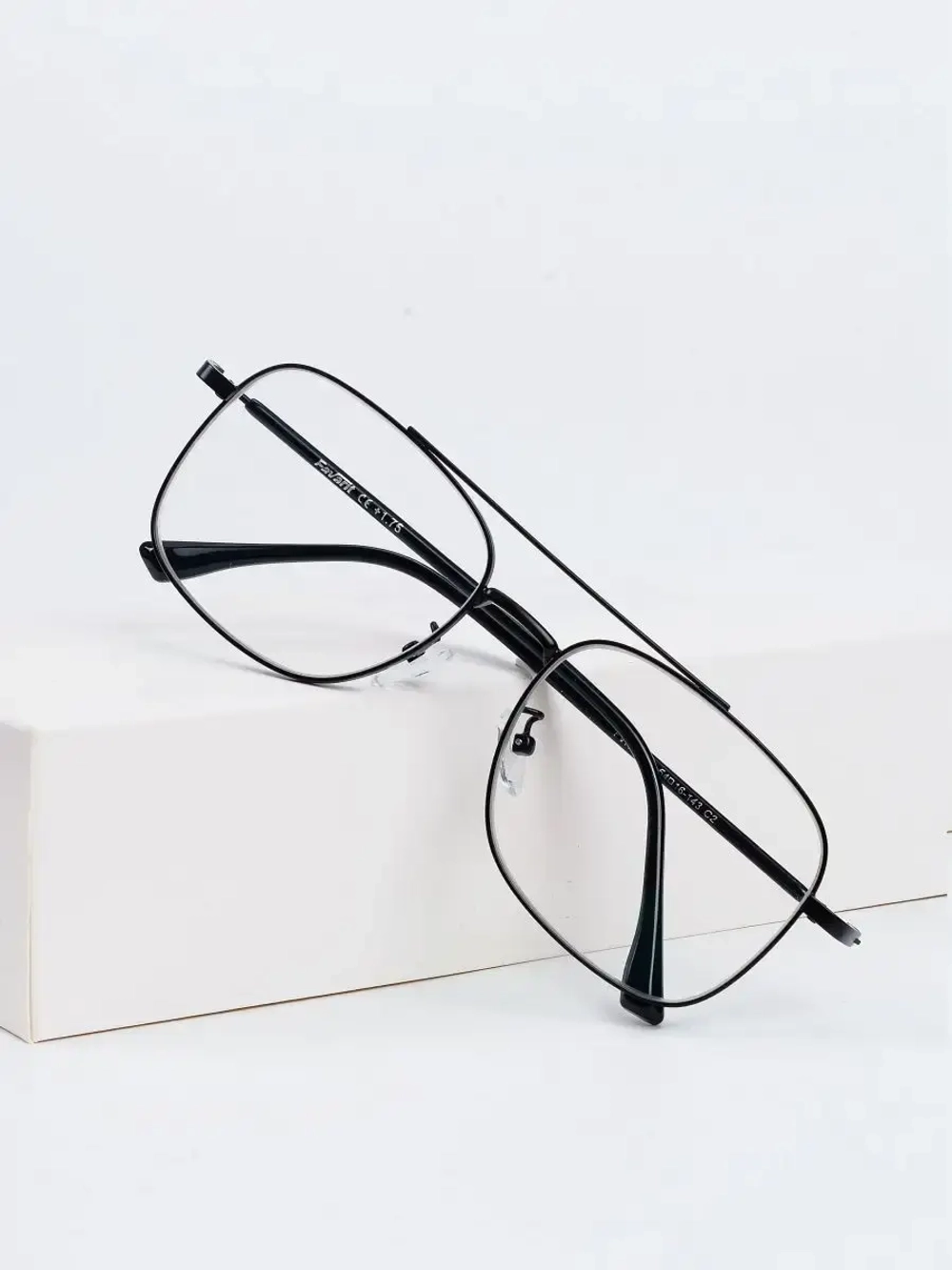 Очки корригирующие /фотохромные/-4,25/РЦ 62-64