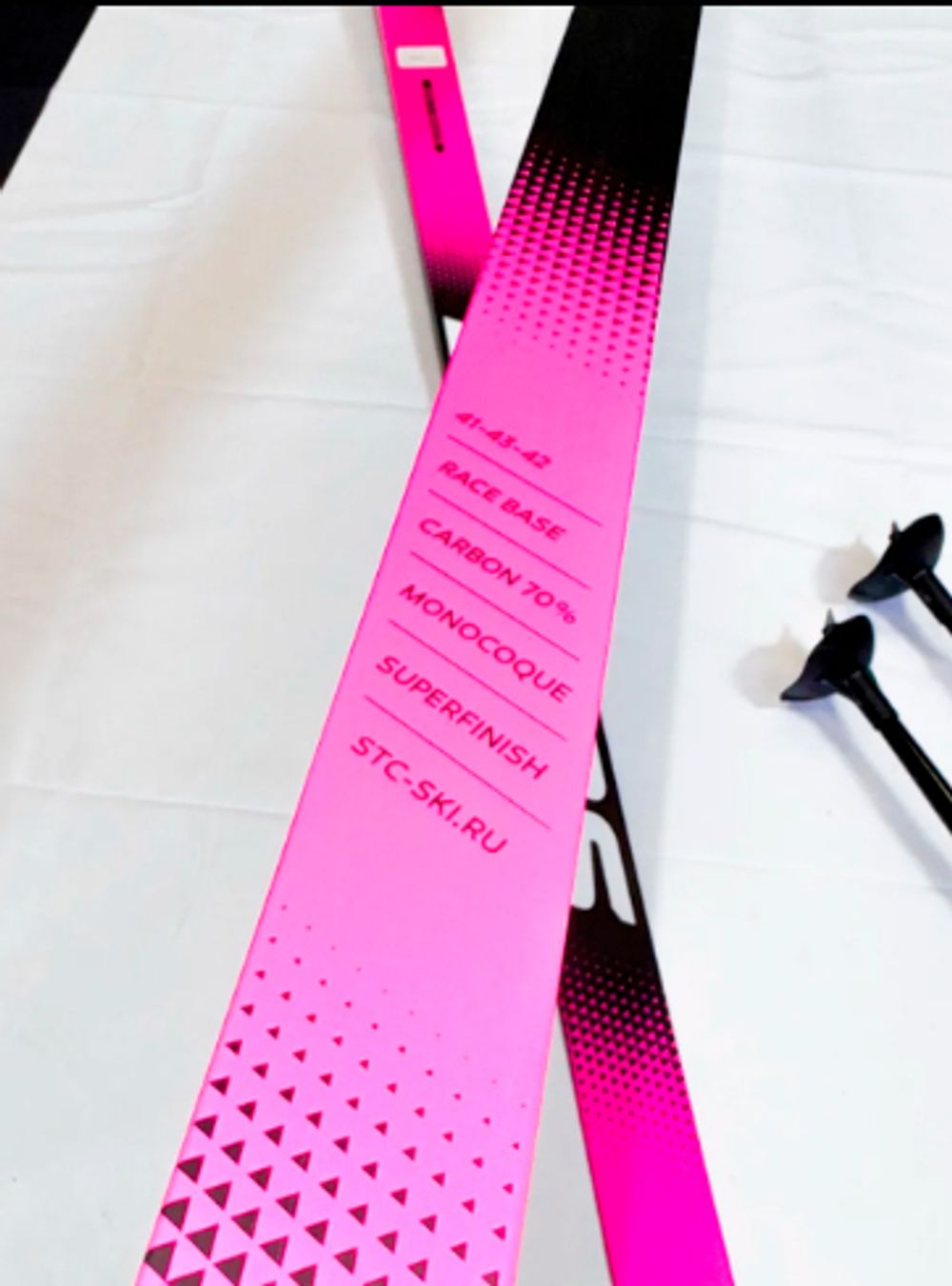 Беговые лыжи BRADOS AIR PRO SKATE с установленной платформой NIS (2025/2026)