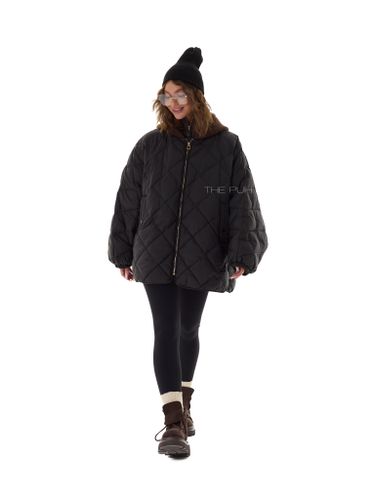 Черный пуховик-летучая мышь с вязаным капюшоном