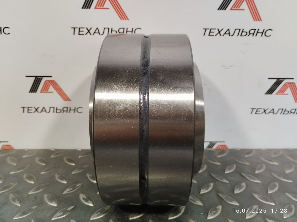 Втулка 195-50-41161