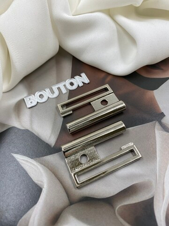 Пряжка застежка металлическая серебро для пуховика 30х33 мм