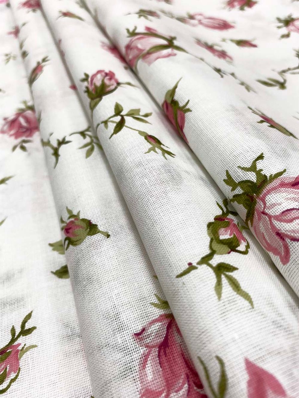 Простынь на резинке Сказка "Розовые бутоны" 180х200 см, перкаль