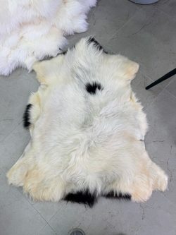 Шкура коврик меховой прикроватный овчина, 120х65 см.