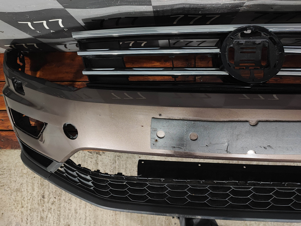 Бампер передний в сборе Volkswagen Tiguan 2 16-20 Б/У Оригинал 5NR807217GRU