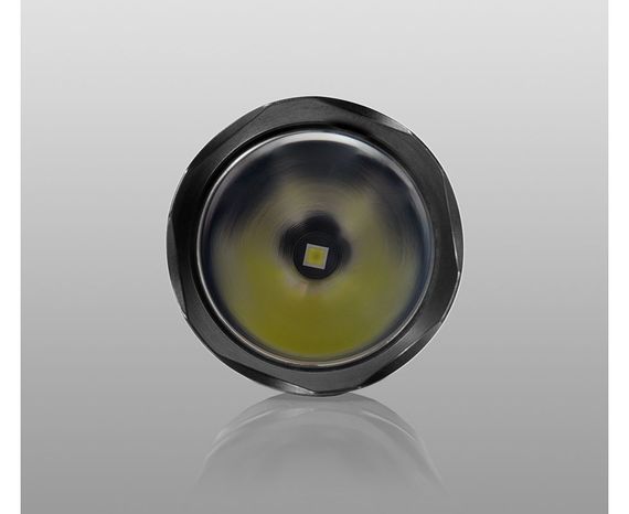 Тактический фонарь Armytek Predator Pro теплый свет