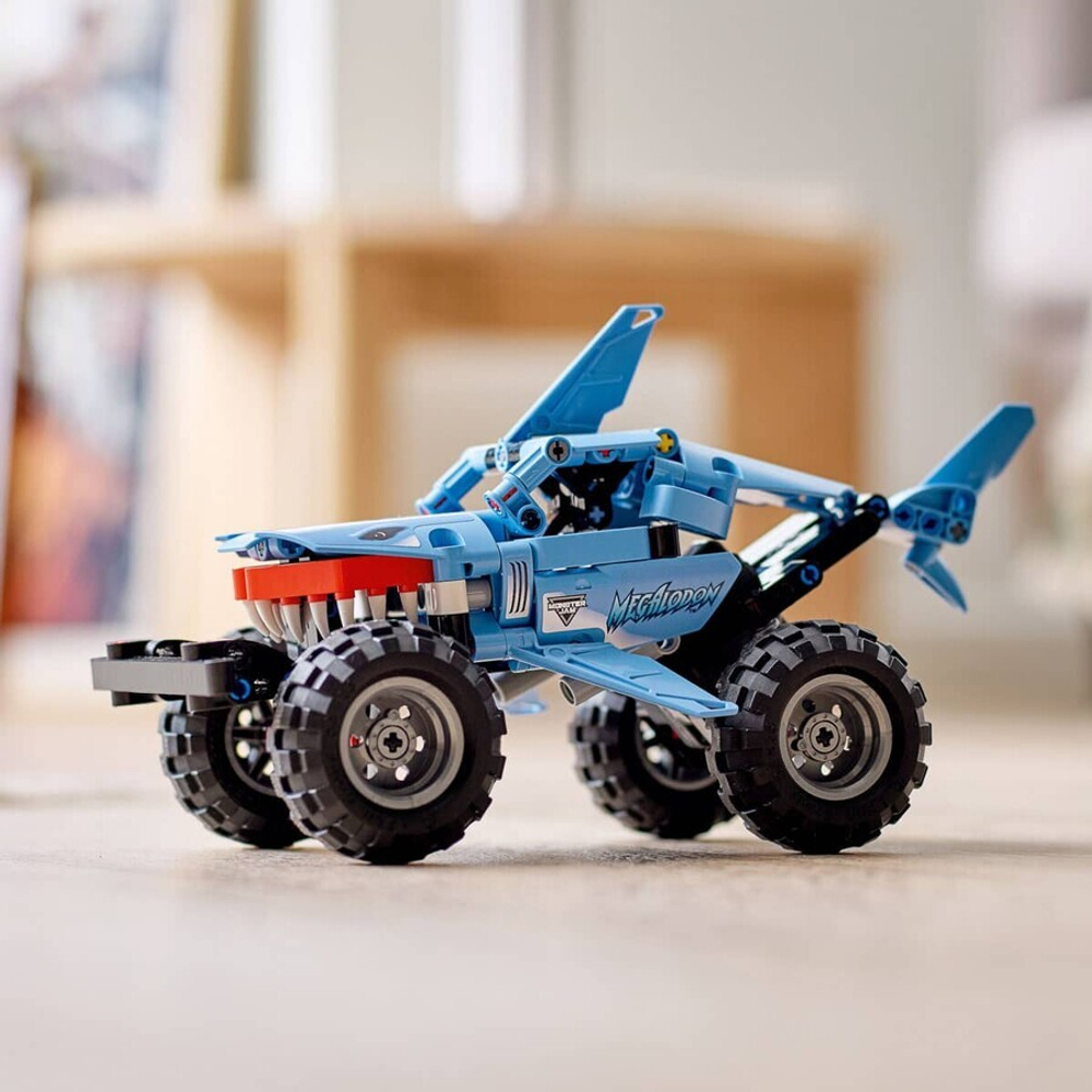 Конструктор LEGO Technic 42134 Monster Jam Megalodon