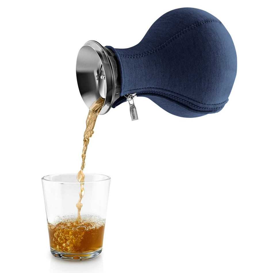 Чайник заварочный Tea maker в неопреновом текстурном чехле, 1 л, тёмно-синий, Eva Solo