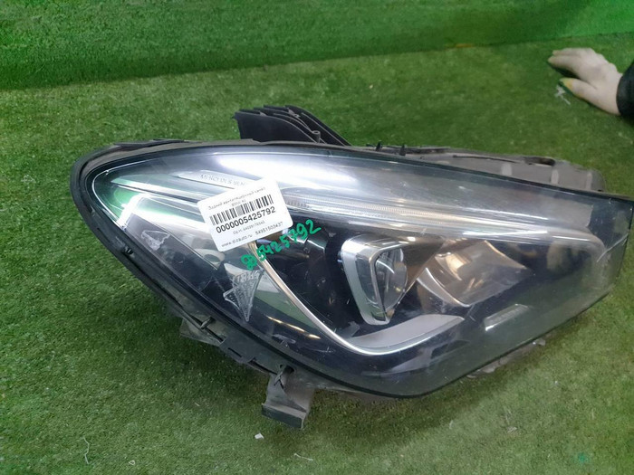 Фара правая Mercedes CLA C117 (2016-2019) LED