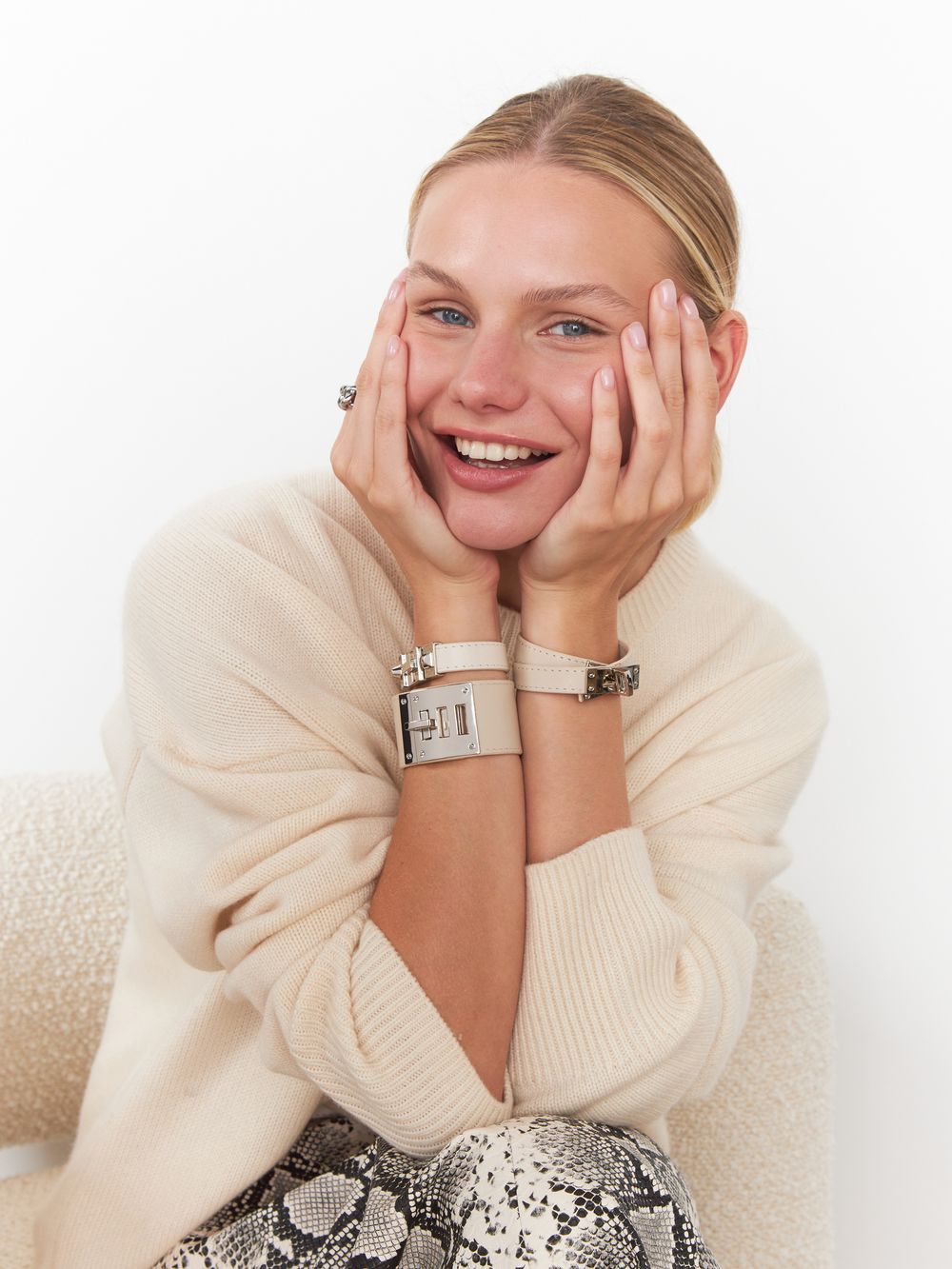 MISTRESS БРАСЛЕТ 12 MILK