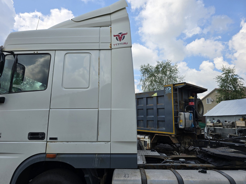 Спойлер кабины боковой левый