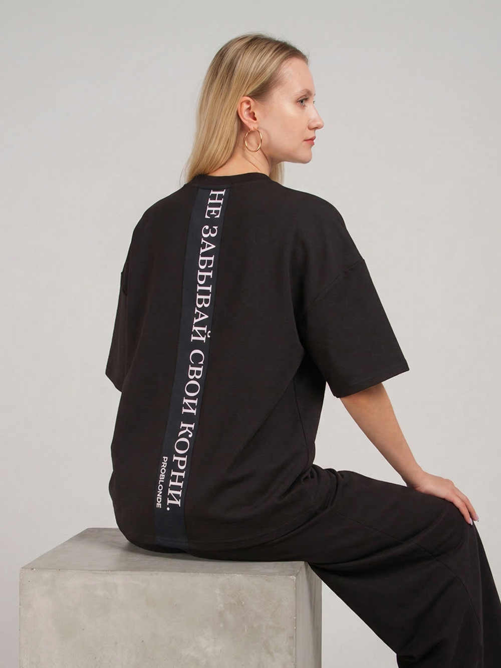 ФУТБОЛКА для парикмахеров НУМЕРО 1 принт Корни