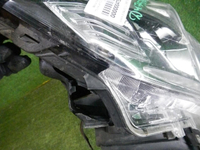 Битая Фара правая Toyota Land Cruiser Prado 150 (2017-н.в.) LED