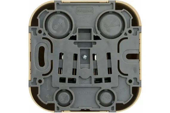 Розетка Legrand Quteo с заземлением накладная дерево 25988