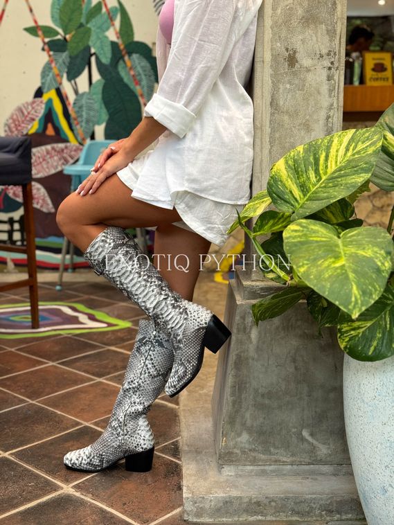 Сапоги из кожи питона в натуральном цвете SH-173