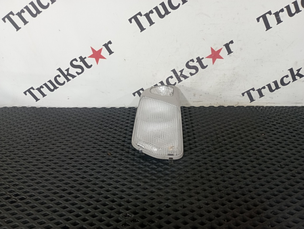 Плафон внутреннего освещения правый 2020г.