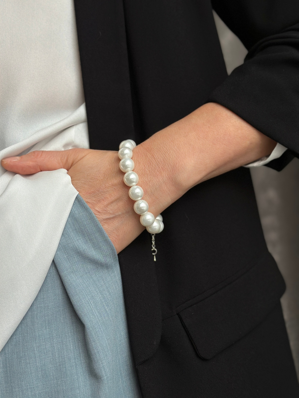 Браслет из белого жемчуга Майорка диаметром 1,3 см, фурнитура серебро