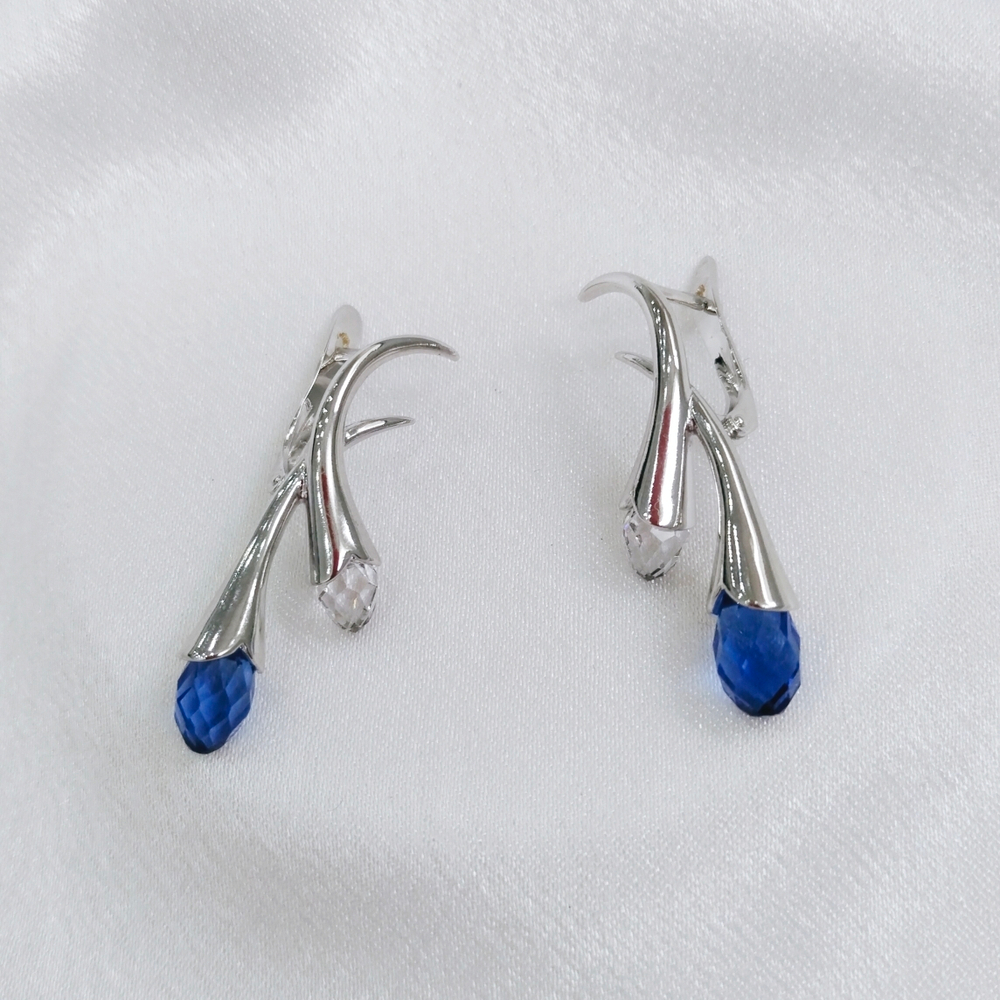 "Пломбир" серьги в родиевом покрытии из коллекции "Десерт" от Jenavi  с английским замком