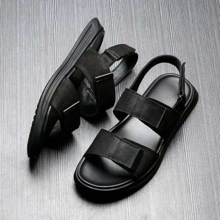 Сланцы и сандалии