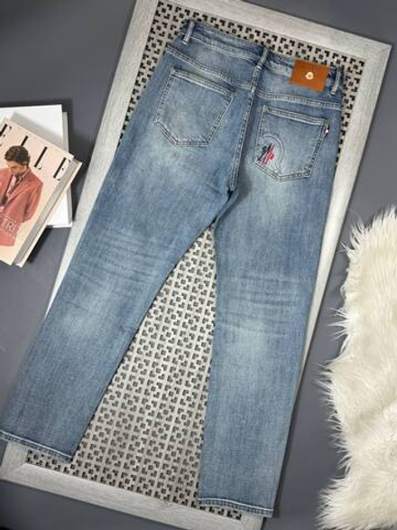 Джинсы Moncler