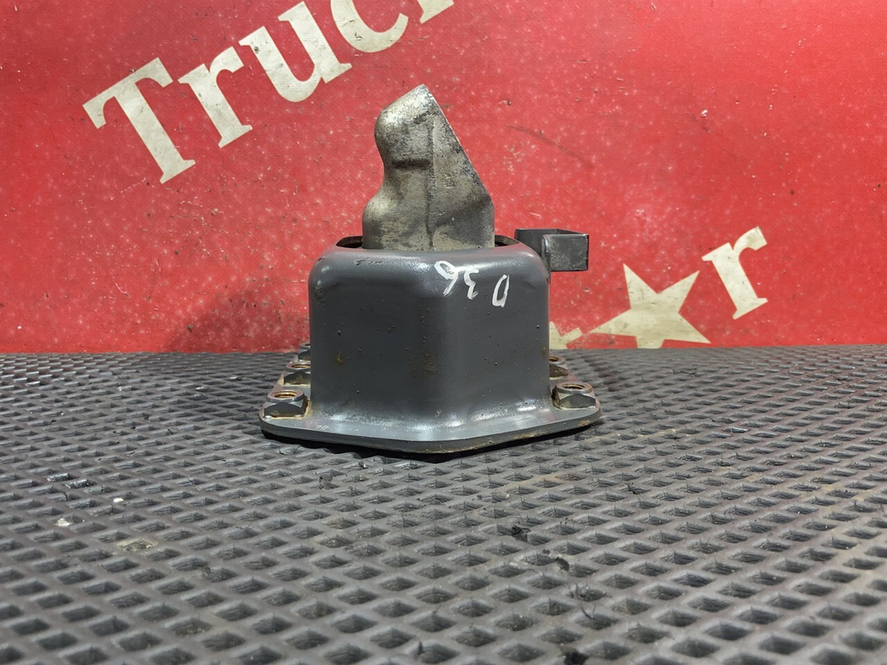 Подушка двигателя задняя 2019 г.