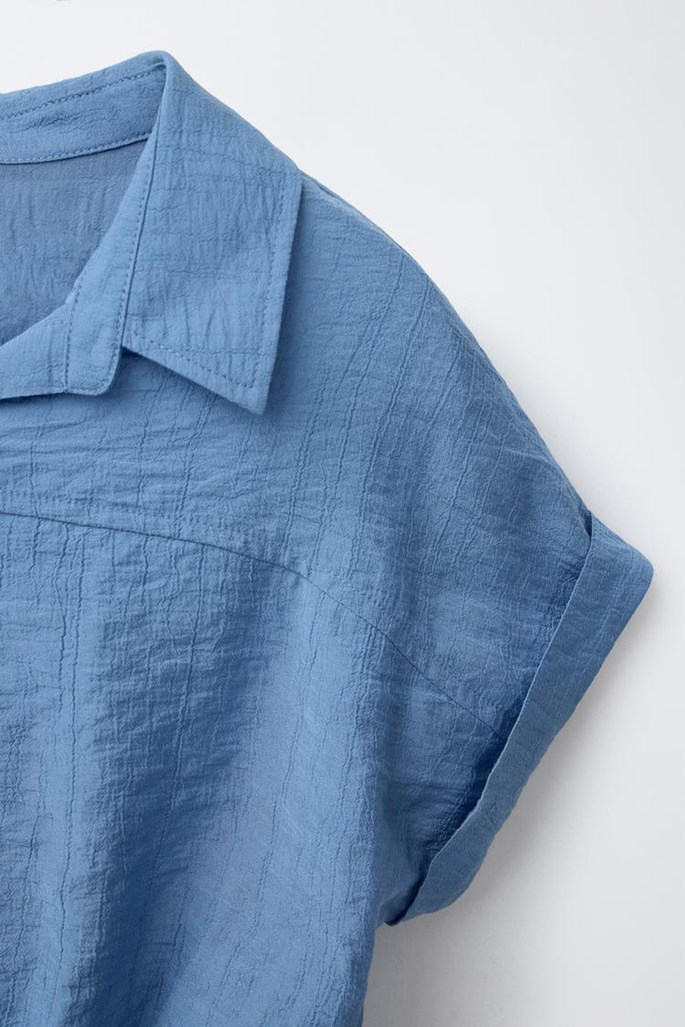 ZARA РУБАШКА ИЗ РЕЛЬЕФНОЙ ТКАНИ С УЗЛОМ, ВЫЦВЕТШИЙ СИНИЙ