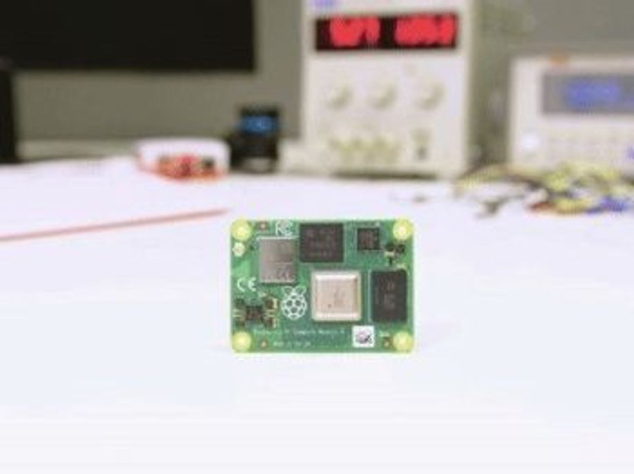 Был выпущен компактный компьютер, работающий на базе Raspberry Pi