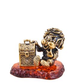Народные промыслы AM-3654 Фигурка «Домовенок Богатство» (латунь, янтарь)
