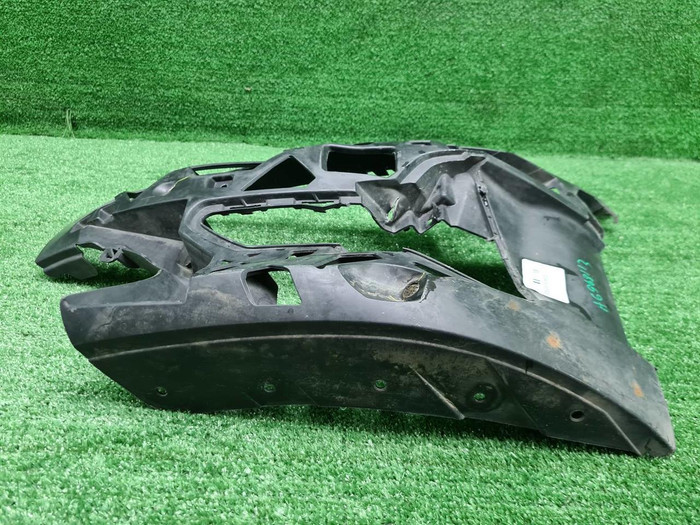 Кронштейн переднего бампера лев. BMW 3er G20 18-22