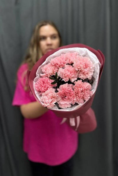 Букет из диантусов с добавлением пистации