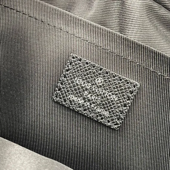 Сумка-мессенджер Louis Vuitton Outdoor, черный