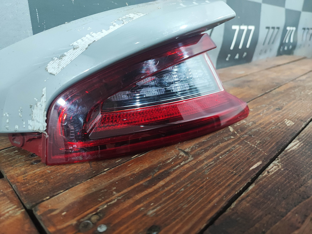 Фонарь задний левый Kia Stinger (CK) 17-нв Б/У Оригинал 92401J5100