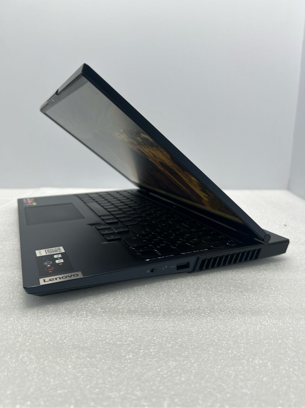 Ноутбук Lenovo Legion 5 Gen 6 15.6"/AMD Ryzen 7 5800H/RAM 16 GB/SSD 512GB/nVidia GeForce RTX 3060 6 GB/1920x1080/IPS 165Hz/DOS/Подсветка кл-ры: LED/черный. Состояние: C1