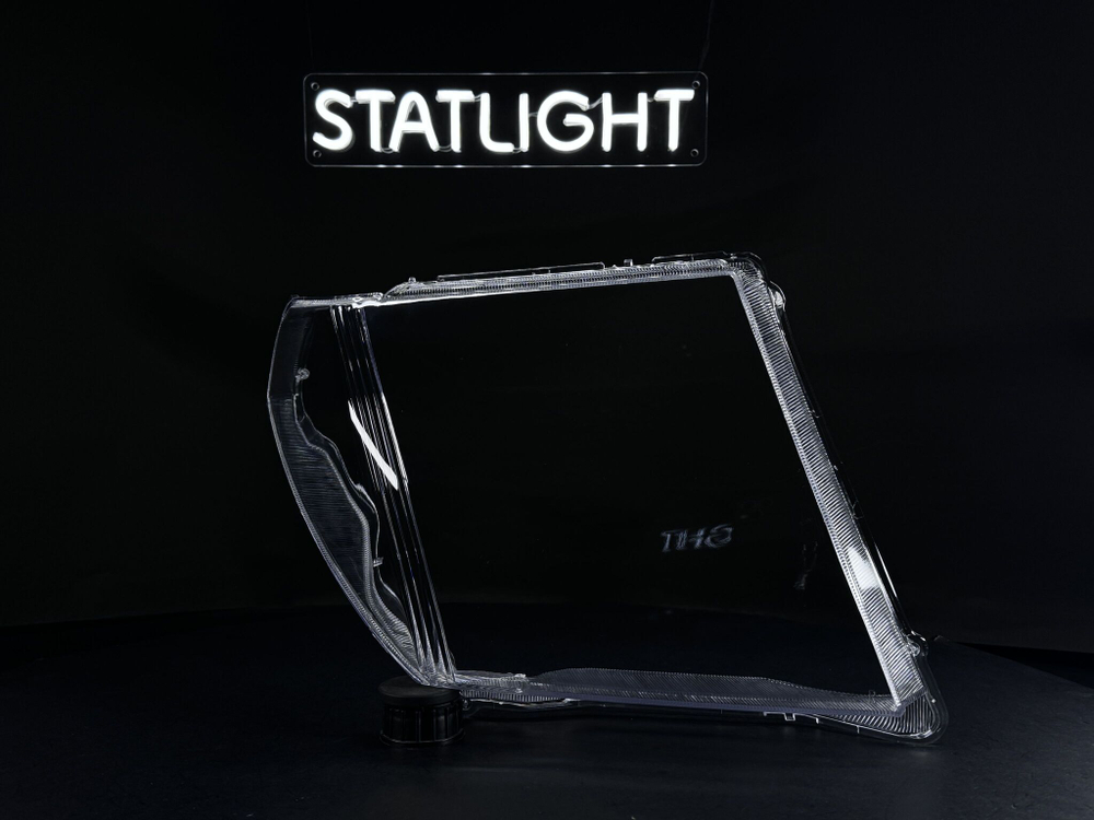 Правое стекло фары Nissan Navara Pathfinder R51 2004-2010