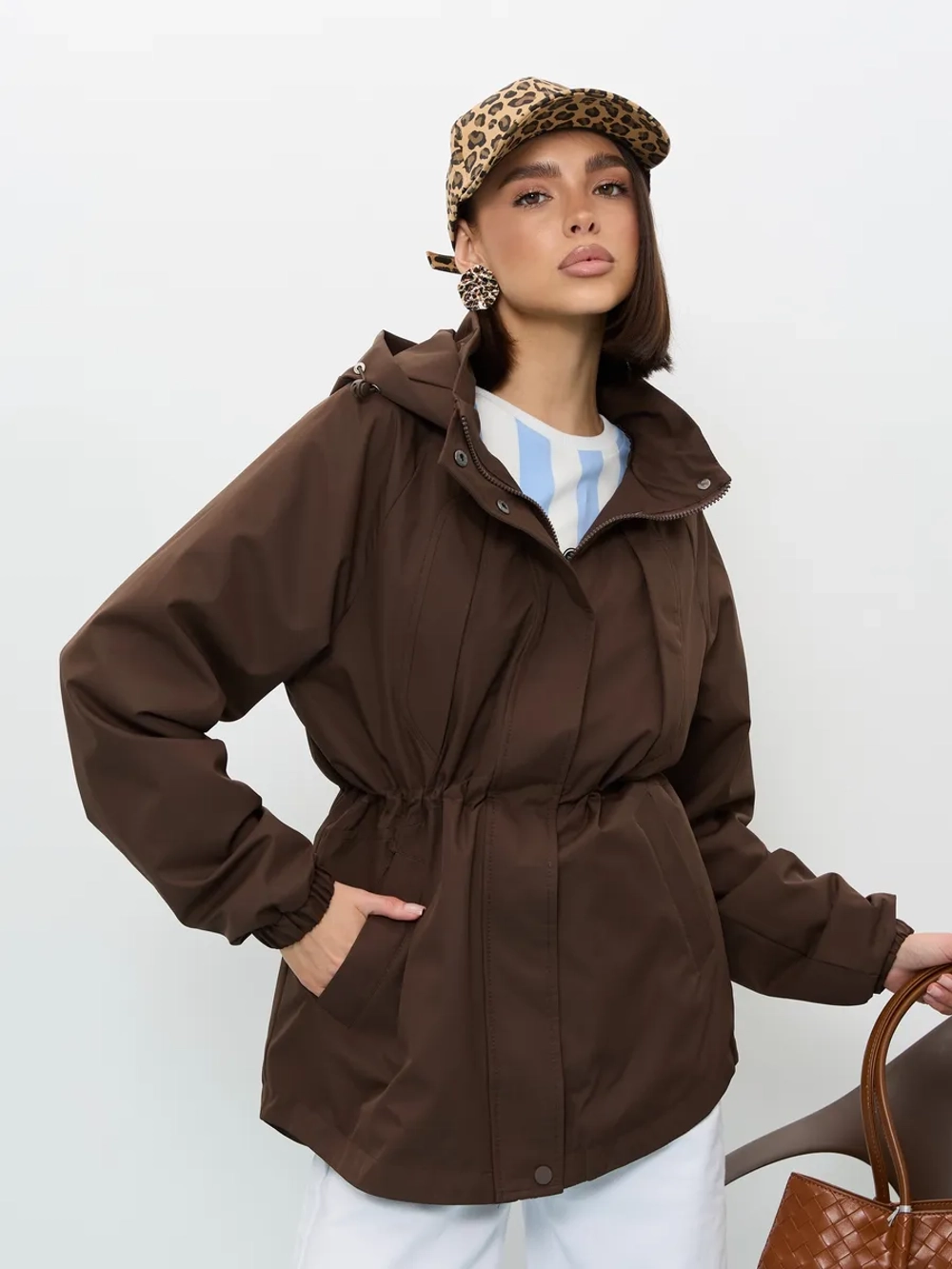 Ветровка с капюшоном удлиненная