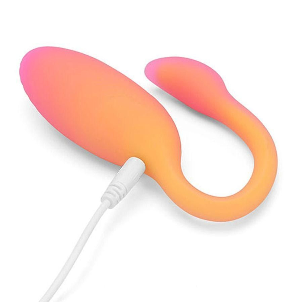 Оранжевый вибратор Flamingo Max