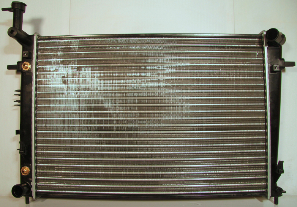 Радиатор охлаждения Hyundai Tucson 1