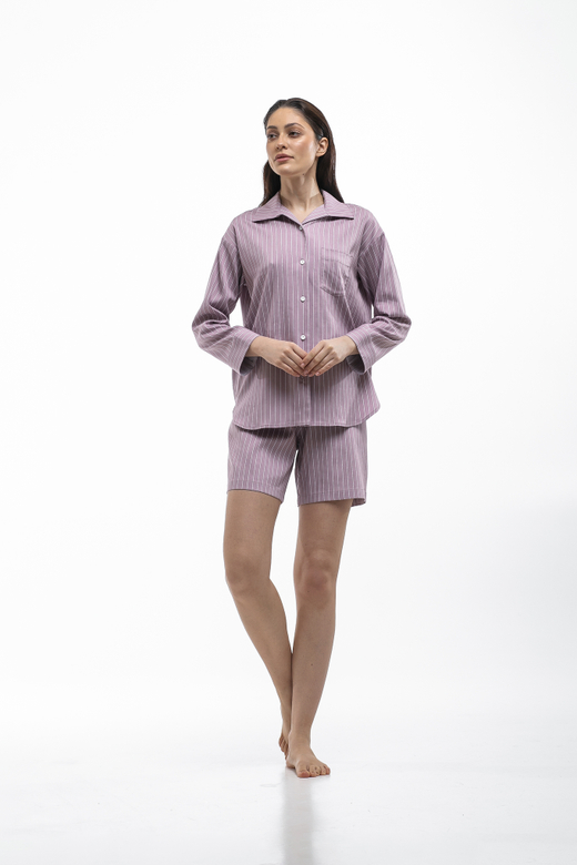 Костюм с шортами в полоску