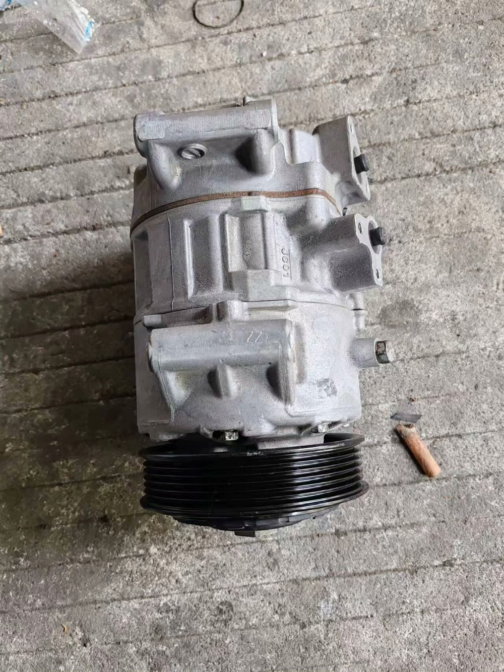 Компрессор кондиционера Lynk & Co 01 03 05 06 09