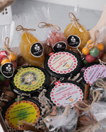 Подарочная корзина с крем-медом, орехами и сухофруктами