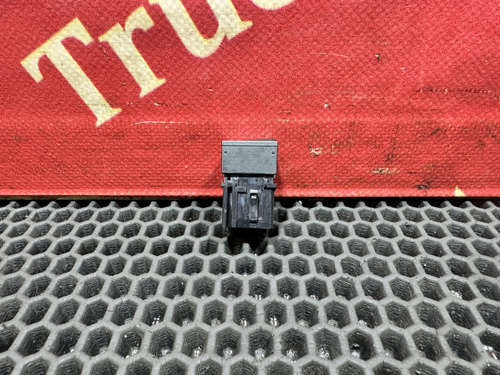 Кнопка света салона