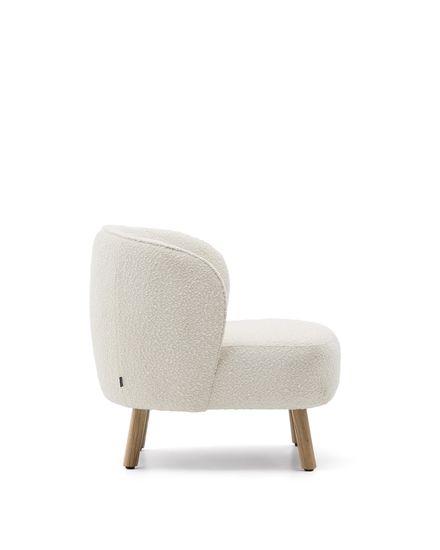 Кресло Ulit из белого букле с ножками из бука в натуральной отделке Испания La Forma