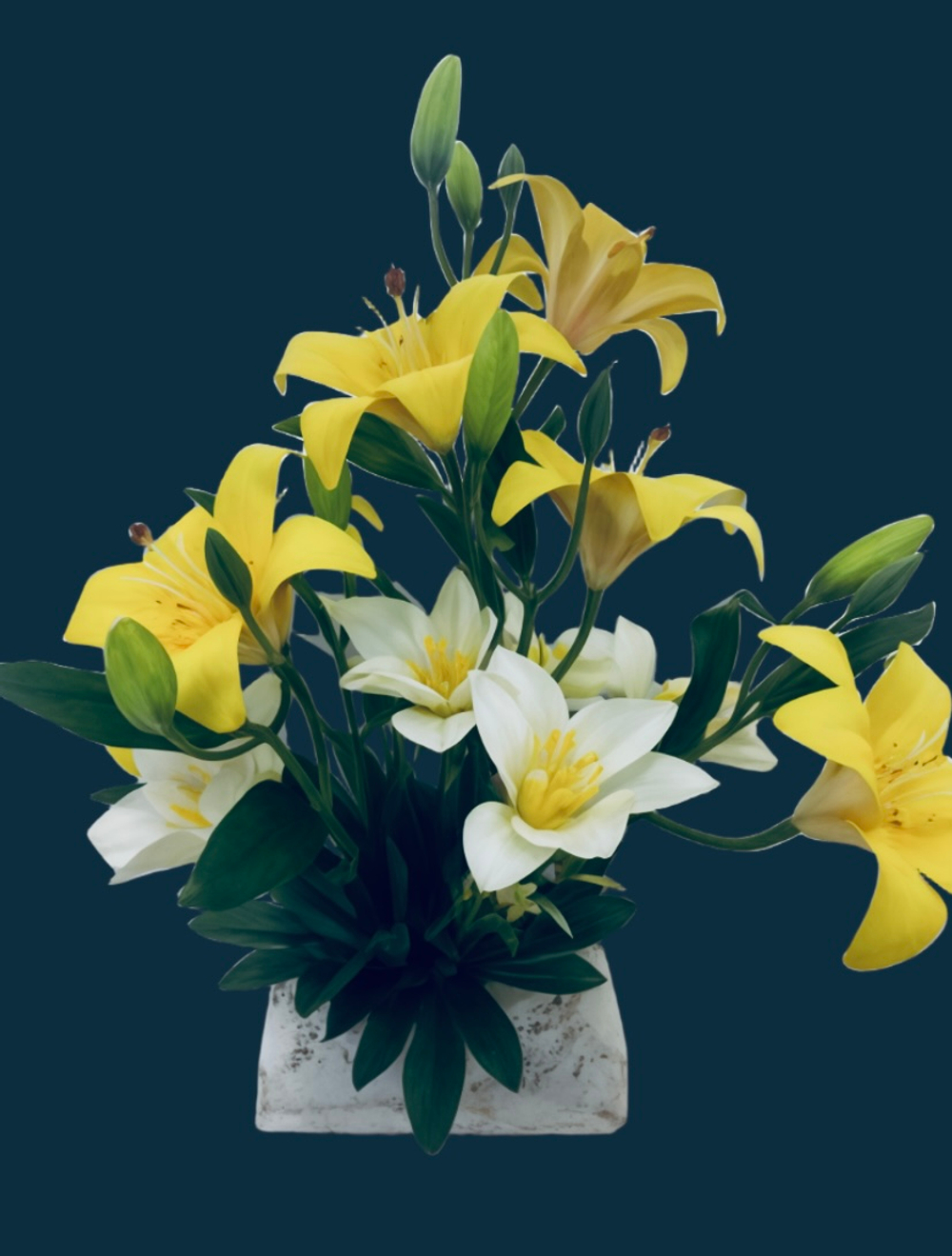 букет лилий на постаменте из искусственного камня