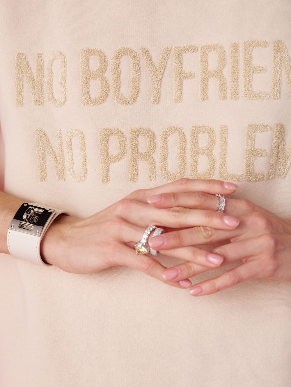 СВИТШОТ NO BOYFRIEND PASTEL BEIGE