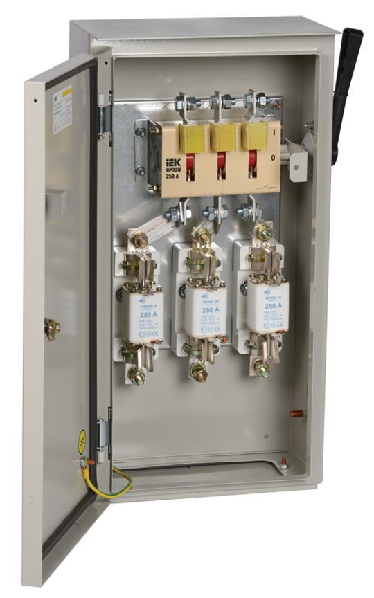 Ящик с рубильником и предохранителями ЯРП-250А У1 584х173х300мм IP54 IEK